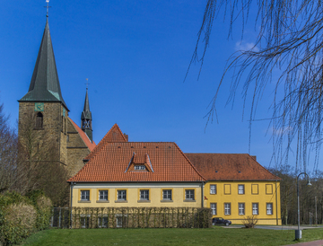 Seitenansicht des Amtsgerichts und des ambulanten Justizsozialdienstes